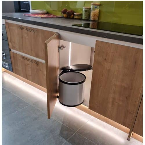 Thùng rác gắn cánh CUCINA VIOLA 502.24.005 14 lít 4 Lắp đặt thùng rác gắn cánh CUCINA VIOLA 502.24.005 14 lít